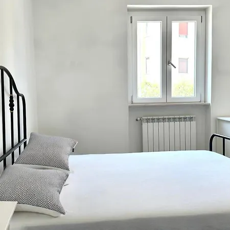 Se104 - Elegante Quadrilocale Comodo Ai Servizi 西尼加利亚