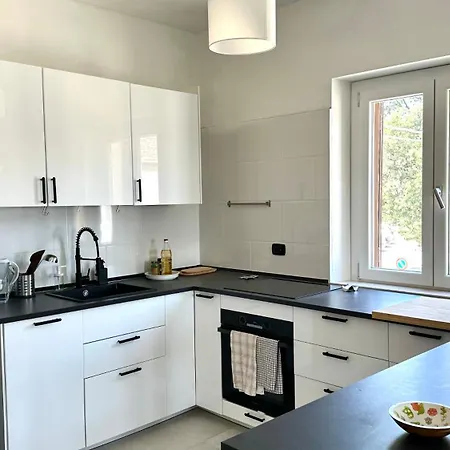 Se104 - Elegante Quadrilocale Comodo Ai Servizi *