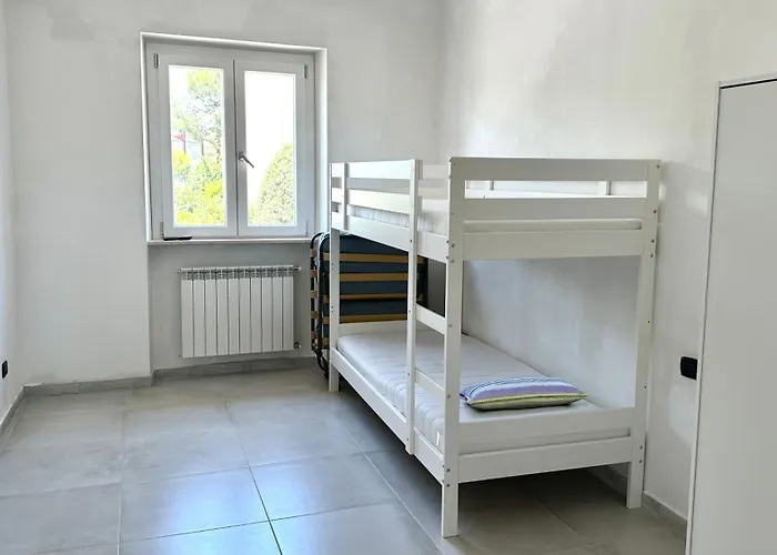 Se104 - Elegante Quadrilocale Comodo Ai Servizi