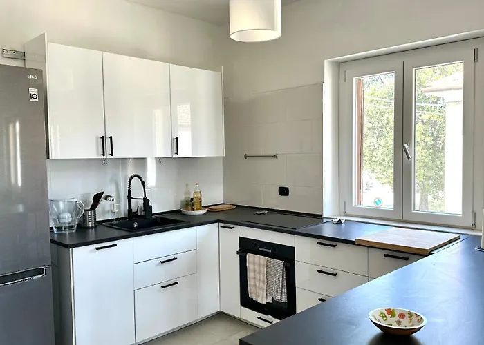 Se104 - Elegante Quadrilocale Comodo Ai Servizi *